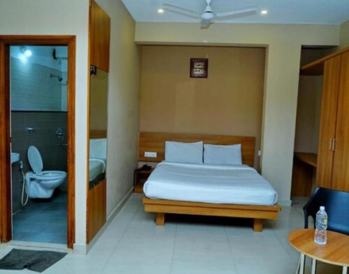 Samasth Rooms And Suits Mysore Exterior foto