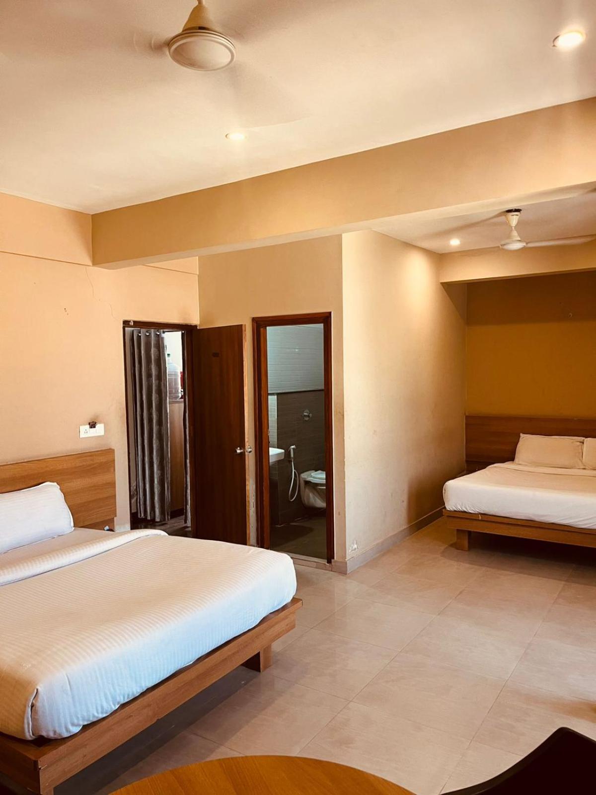 Samasth Rooms And Suits Mysore Exterior foto