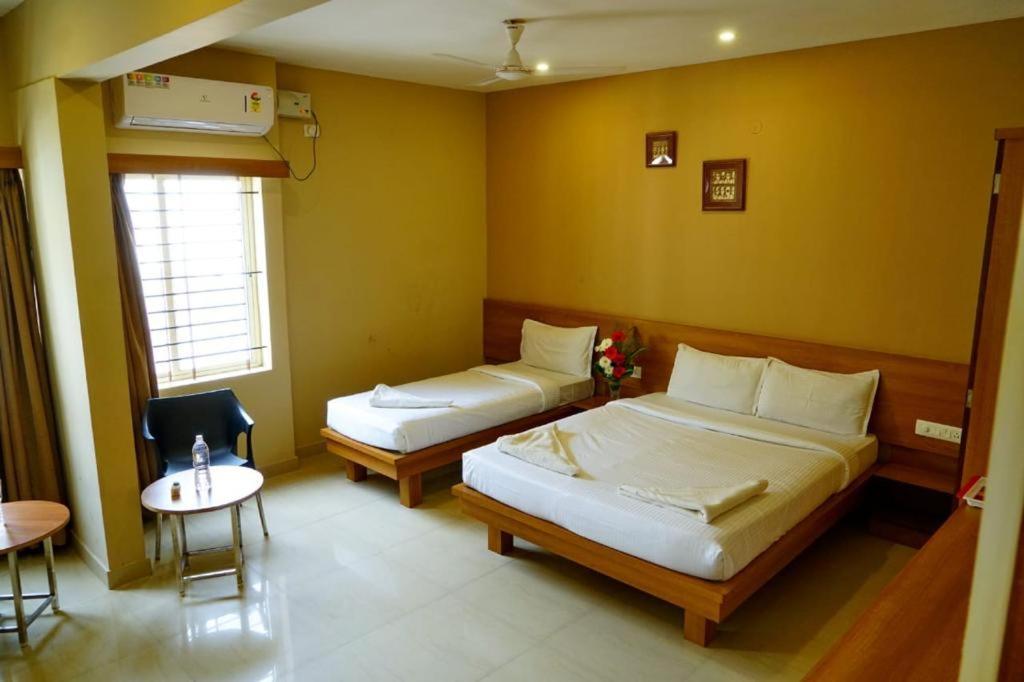 Samasth Rooms And Suits Mysore Exterior foto